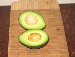 Avocados contain polyunsaturated fatty acids